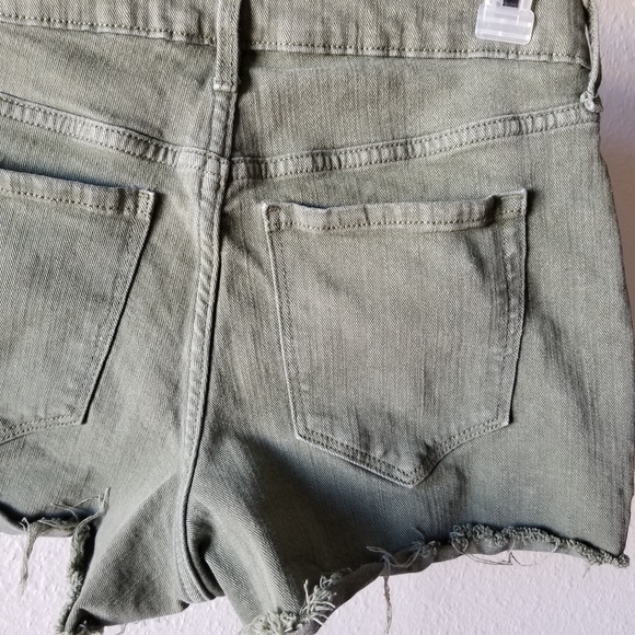 Old Navy army green boyfriend fit jean shorts - Picture 6 of 8